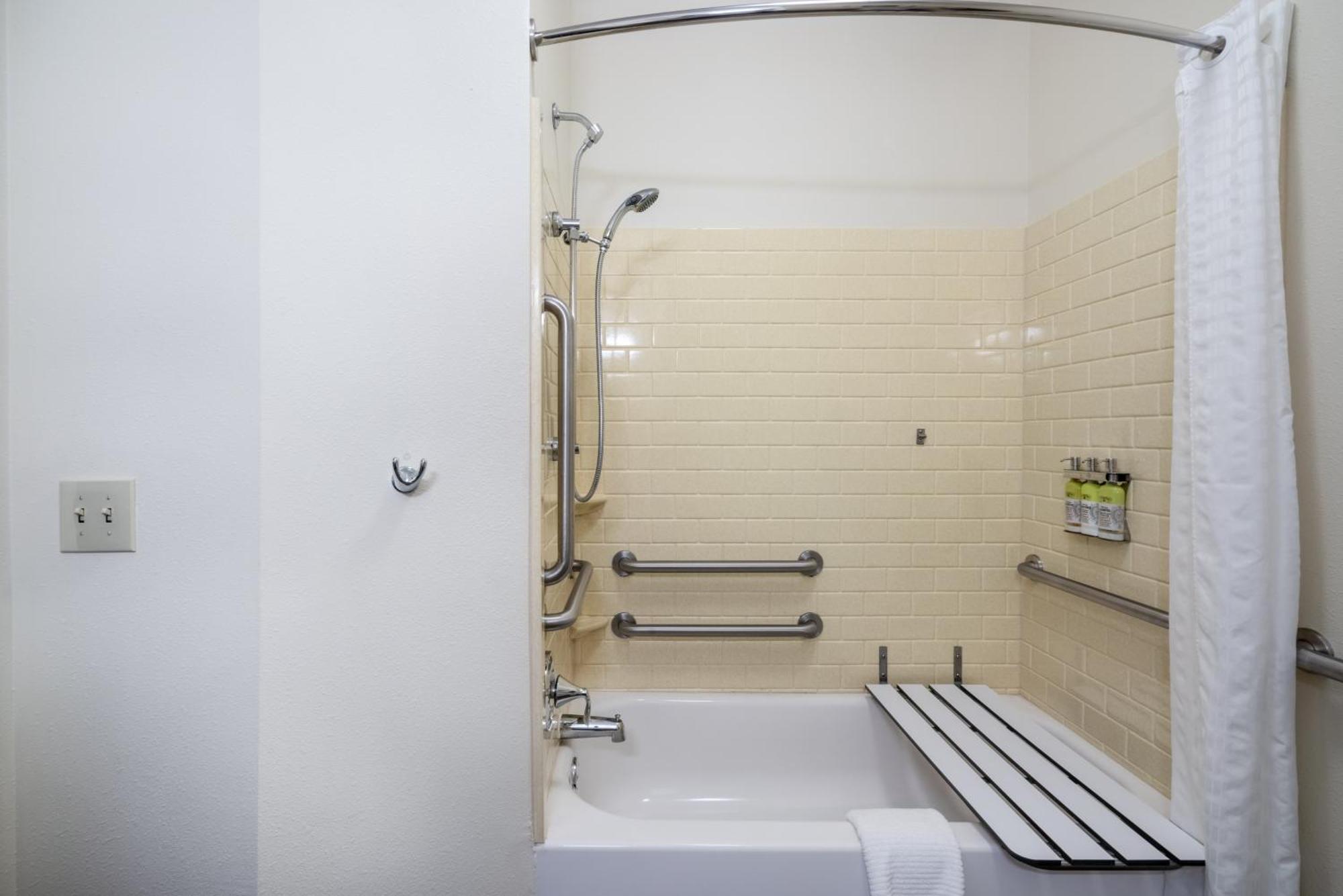 Candlewood Suites Auburn By Ihg Экстерьер фото